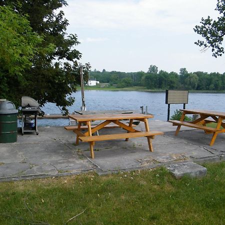 Campbellford River Inn 외부 사진