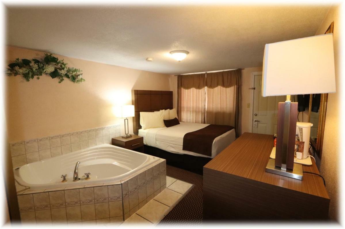 Campbellford River Inn 외부 사진